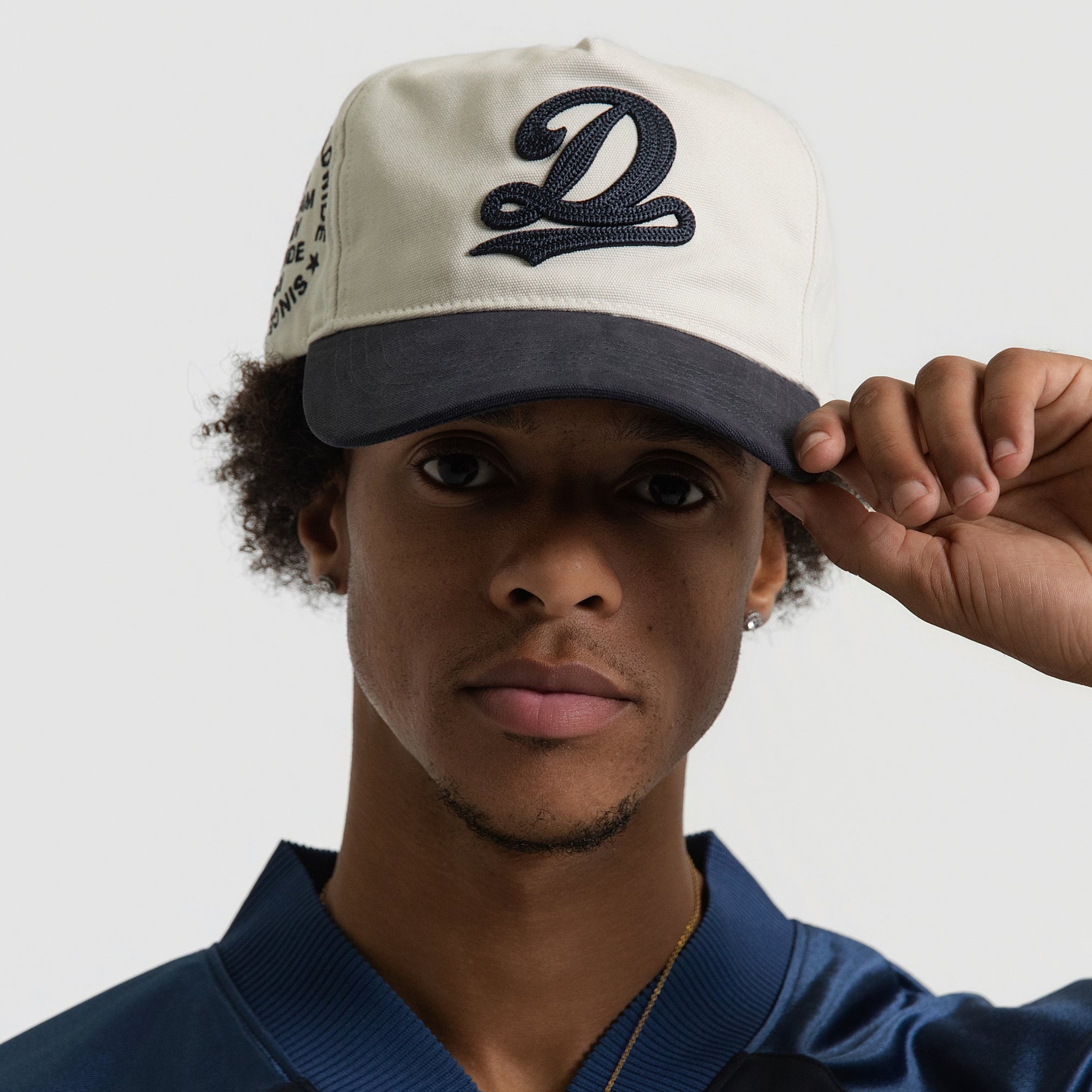 SIGNATURE D SNAPBACK HAT NAVY