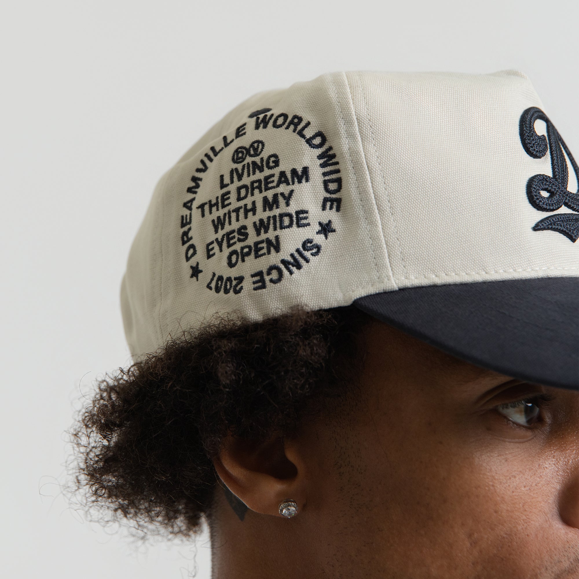SIGNATURE D SNAPBACK HAT NAVY